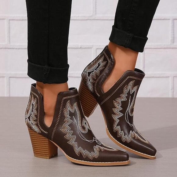 Women Cowgirl Ankle Western Embroidered Stitched Pointed Toe Cutout Chunky Heels - Picture 3 of 4